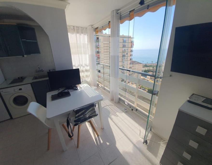 Apartamento Con Terraza A Pie De Playa Benalmádena Kültér fotó
